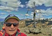 45 Alla croce di vetta del Corno Stella (2620 m)